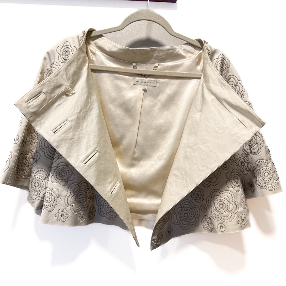Beaded Silk Lined Caplelet Style Cropped Cream Blazer Size 6 Luxury Old Money - Picture 5 of 9
